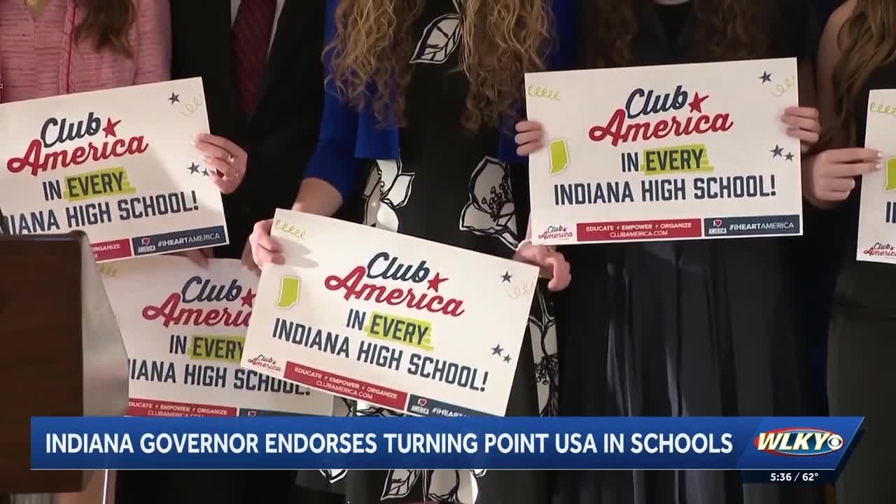 Губернатор Индианы Браун сотрудничает с организацией Turning Point USA, несмотря на противодействие.