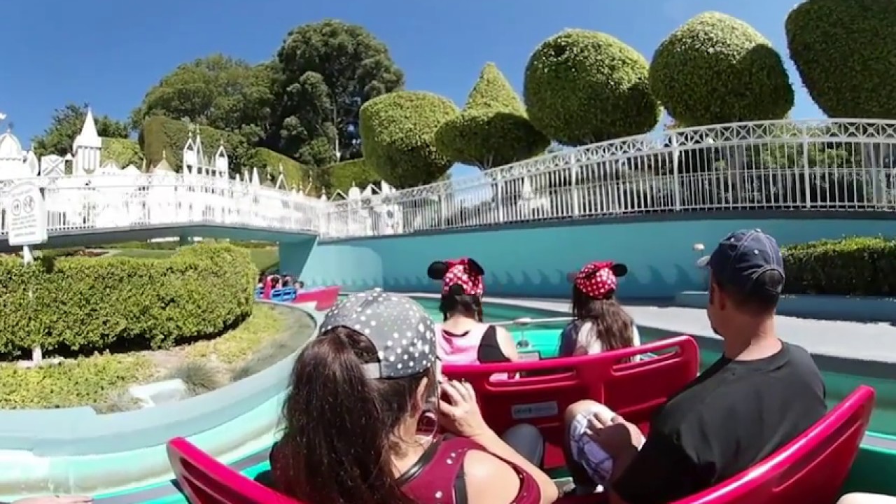 Disneyland 360 4K:  Its a Small World Full Ride
