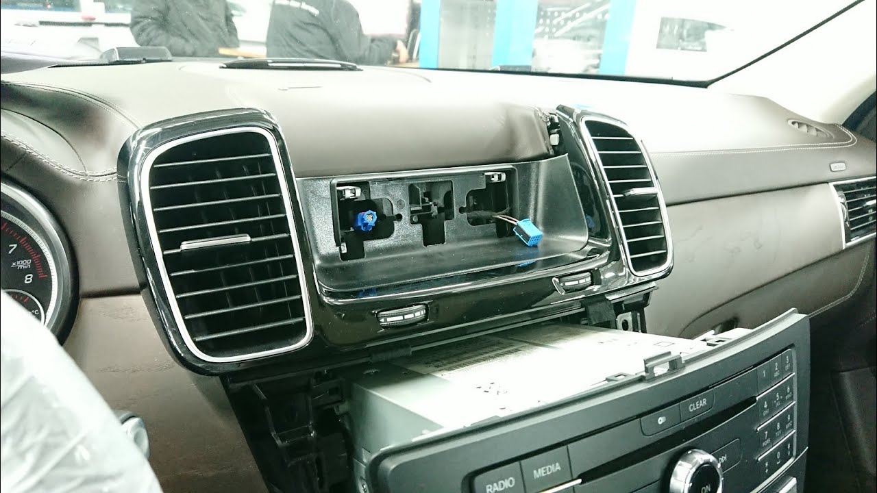 Как снять центральные воздуховоды Mercedes-Benz W166 GLS ML