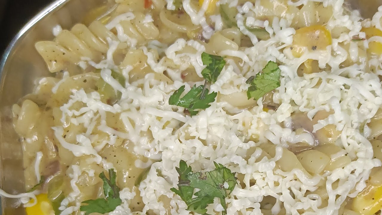 पति देव की फरमाइश पर बना वाइट सॉस 🍝! पास्ता!🙏🙏🤗🥗🥗🥣🥣🍝🍝🍝♥️🥰🥰🥰💝💖💯 