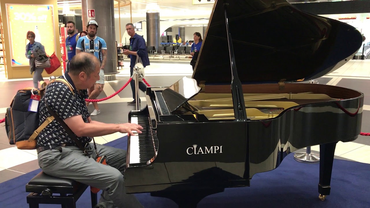 空港ピアノ（ローマ、レオナルド・ダヴィンチ空港）