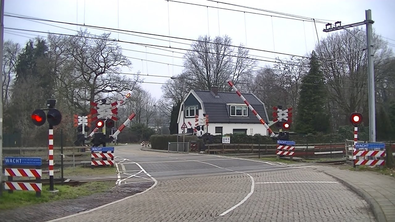Spoorwegovergang Amersfoort // Dutch railroad crossing