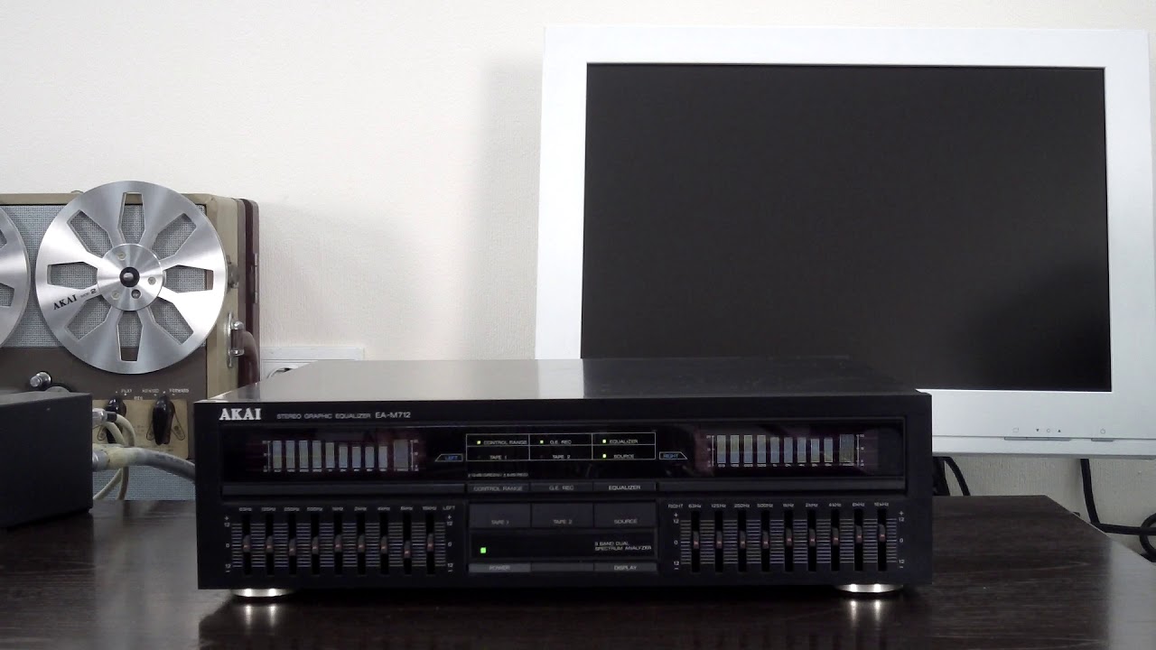 Akai EA-M712 эквалайзер с анализатором спектра высшего класса.