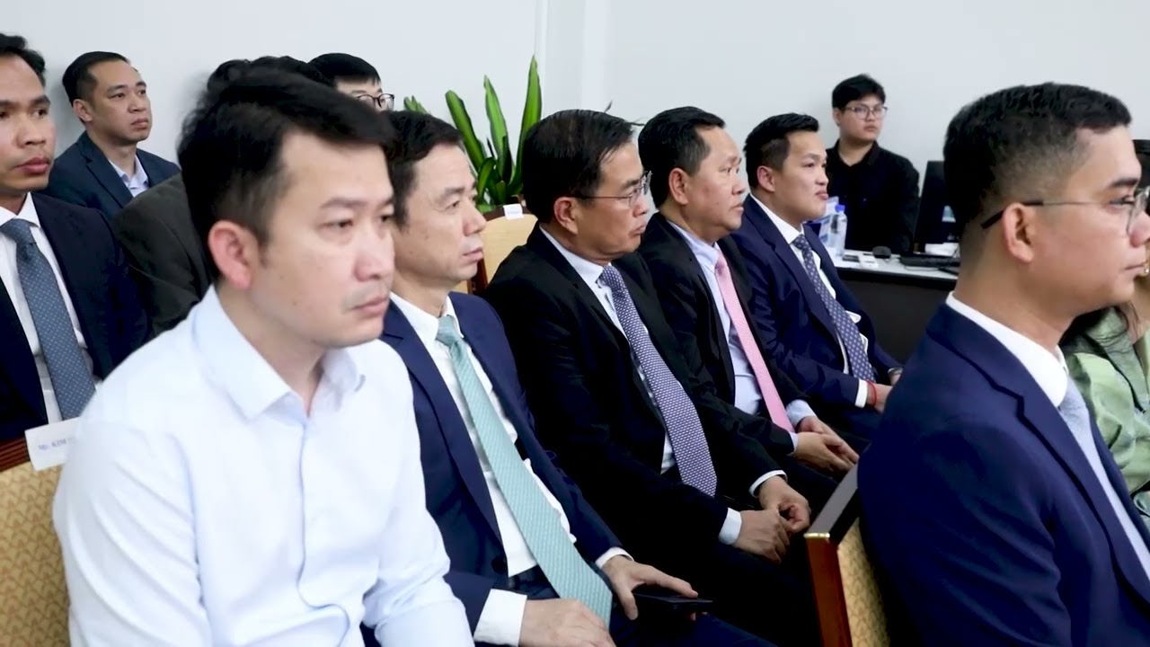 ពិធីចុះហត្ថលេខាលើកិច្ចសន្យា រវាងអង្គភាពគ្រប់គ្រងគម្រោងអភិវឌ្ឍន៍ ហេដ្ឋារចនាសម្ព័ន្ធទីក្រុង PMU UID