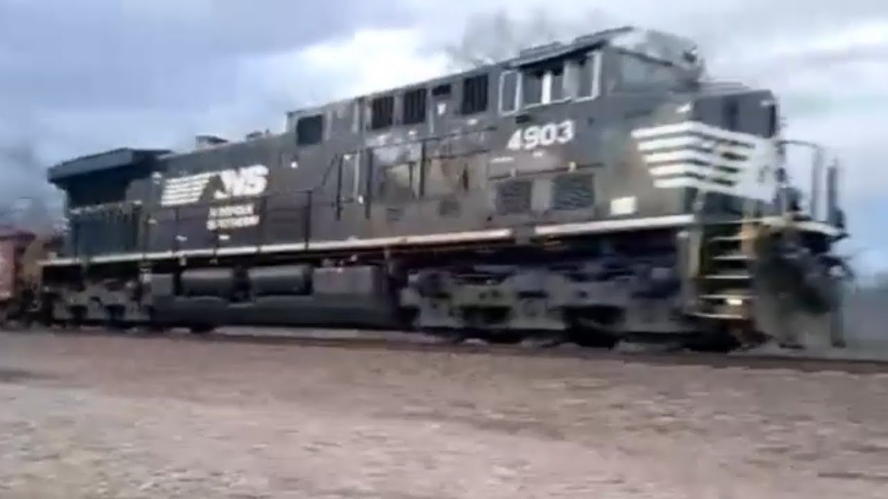 LIVE Train Watching on February 11 2026... A NORTHFORK SOUTHERN SURPRISE 
