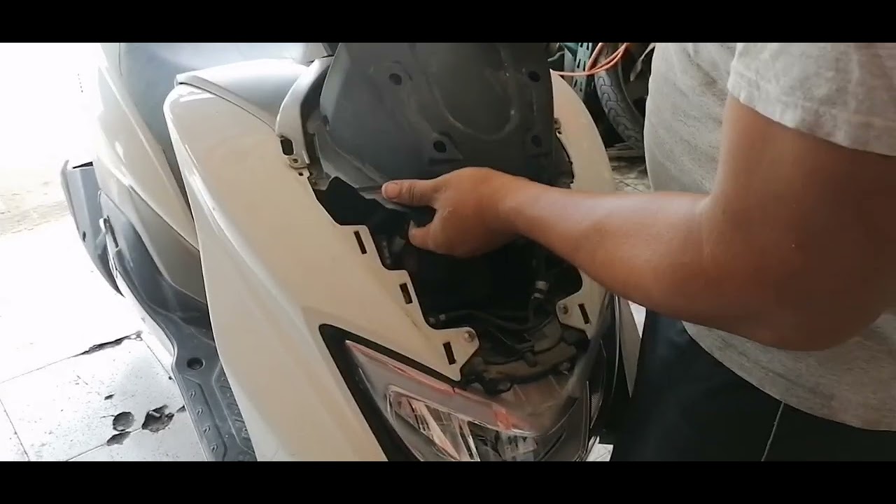 como quitar carenado de suzuki burgman