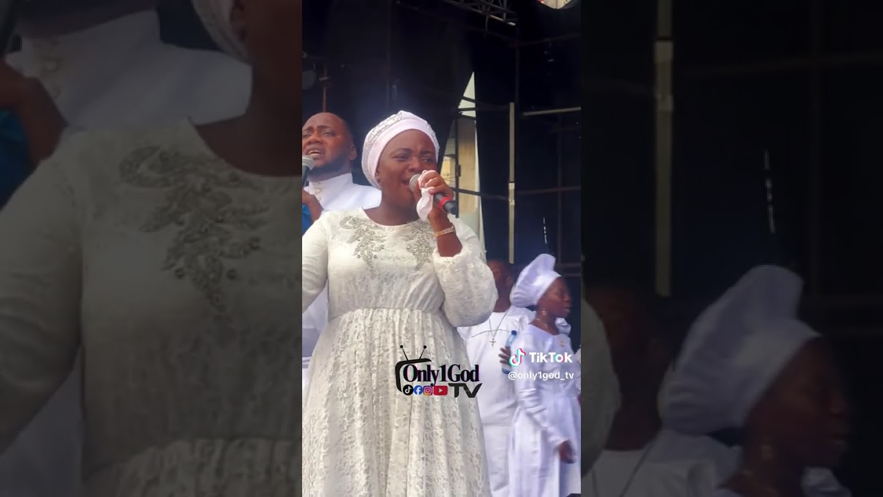 Adeyinka Alaseyori at luli concert 