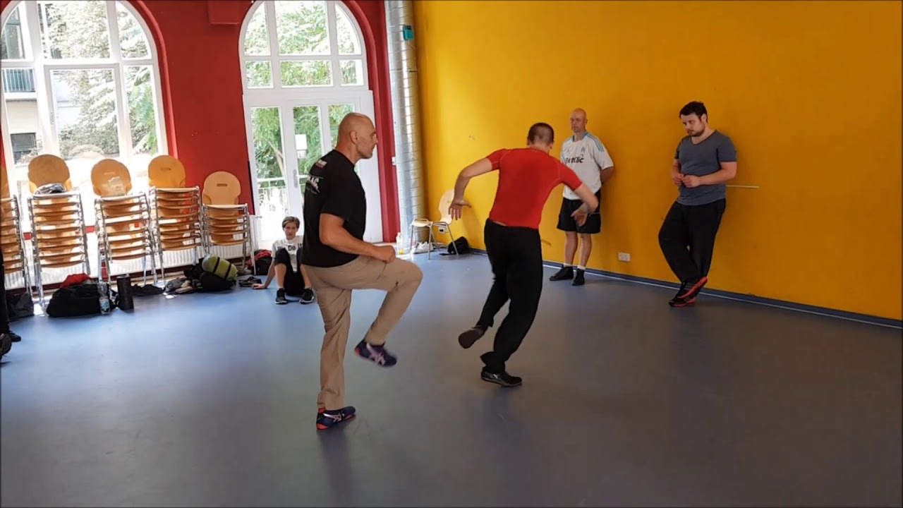 Alex Kostic kick defense in leipzig