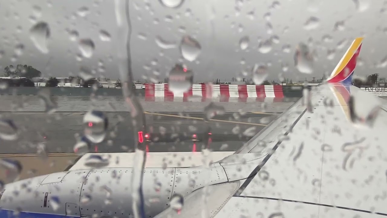 Mechanical Issue On Departure From Burbank [w/ ATC Audio]