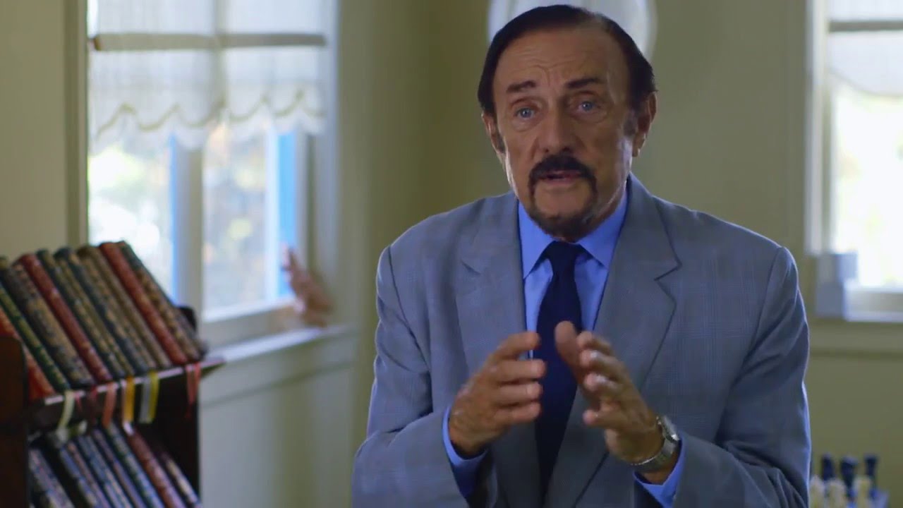 Dr  Philip Zimbardo  Seyirci Etkisi'ni Anlatıyor..