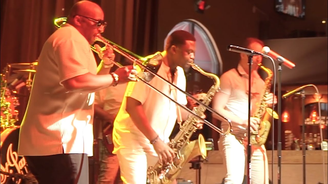 Antoine Gibson, Saunders Sermons, Will Compton - Happy People (LIVE)