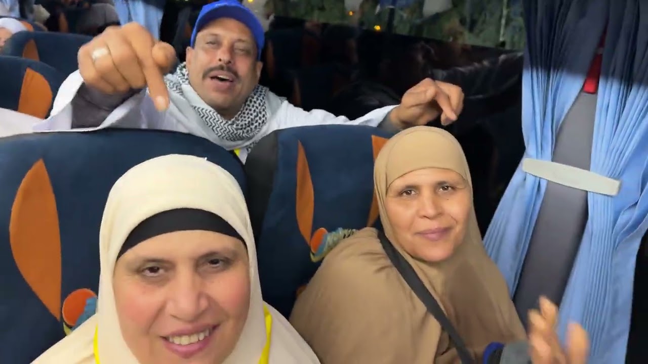 من داخل الأوتوبيسات 🚍، لحظات لا تنسى في طريقنا للمطار ✨. ابتسامات الأم 😊، الدعوات الصادقة 🙏#اكسبلور 