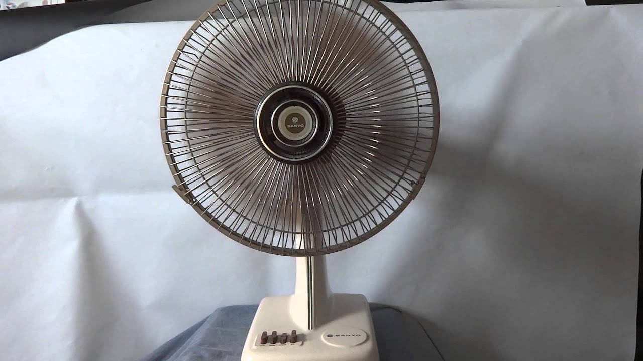 Vintage Sanyo model EF-12SP2