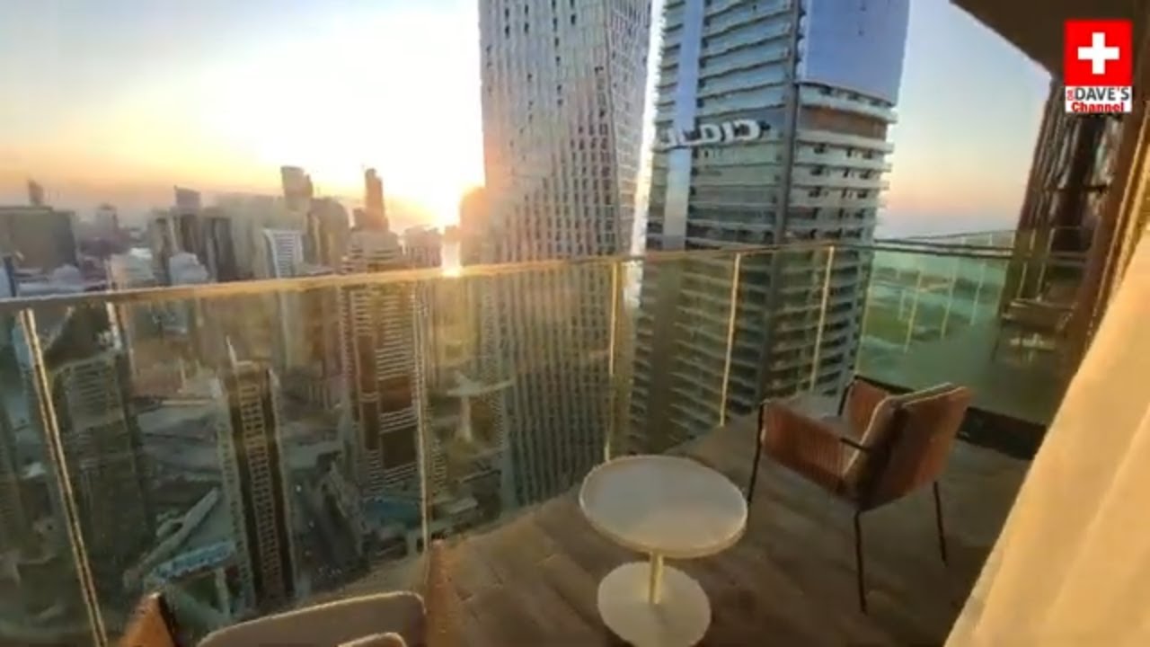 Marina Gate Residence (Viral balcony tower)