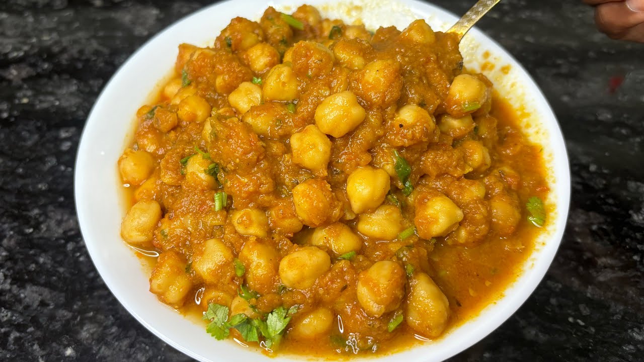 വെള്ളക്കടല മസാല | ചന മസാല | Kabuli Chana Masala | Chana Masala Recipe | Malayalam