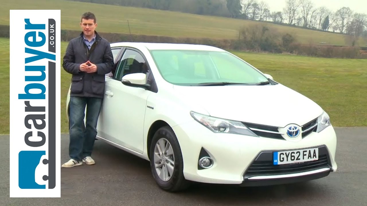 Toyota Auris hatchback 2013 review - CarBuyer