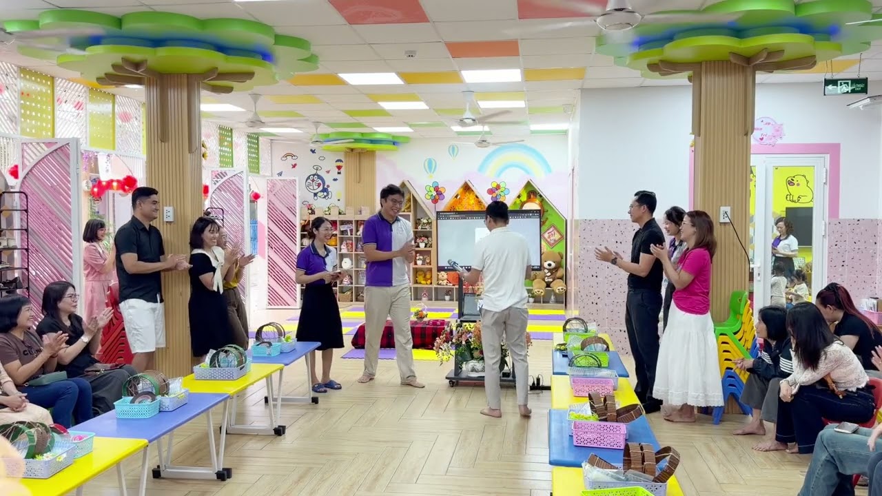 Trò chơi vui: Say the word on beat - Phụ huynh đọc tên cô giáo