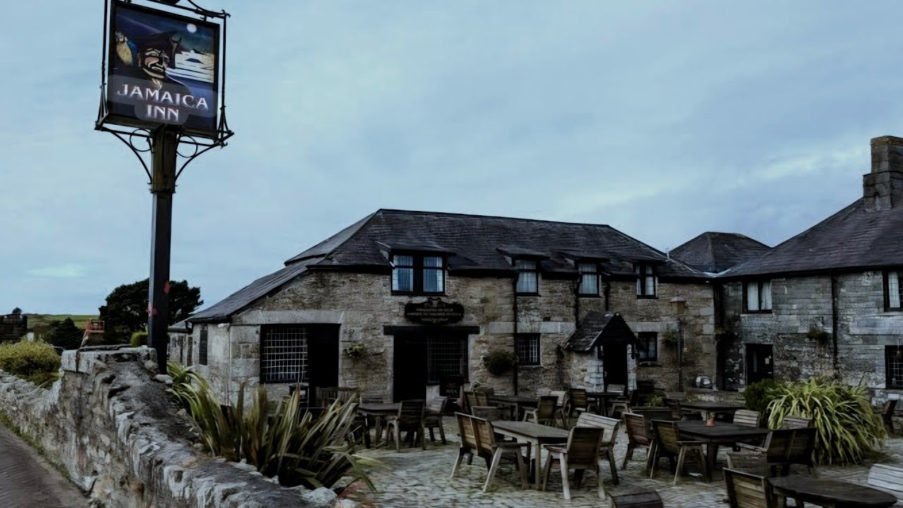 JAMAICA INN. Spending the night alone in famous room 6. #haunted 