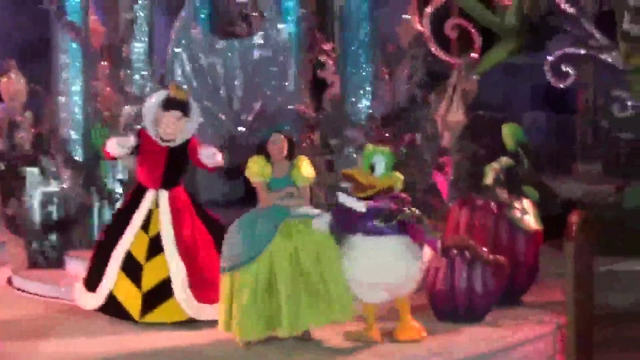 Disneyland Paris - It's Good to be Bad with the Disney Villains 2018 by Night-Cruella/Donald ! [HD]
