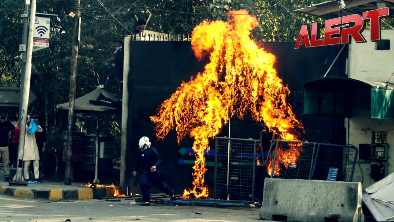 Karachi Chaos: Protesters Clash Near US Consulate After Khamenei Killing | ALERT News