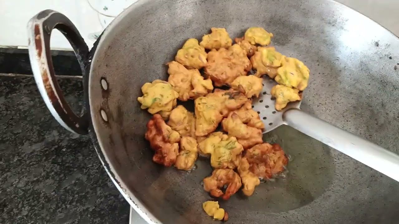   प्याज के पकौड़े की टेस्टी रेसिपी 🤤🤤 Kande Ka Bhaiya #Indian #Cooking Chai ke Saath Nasta 🤤😋😋🤤🤤