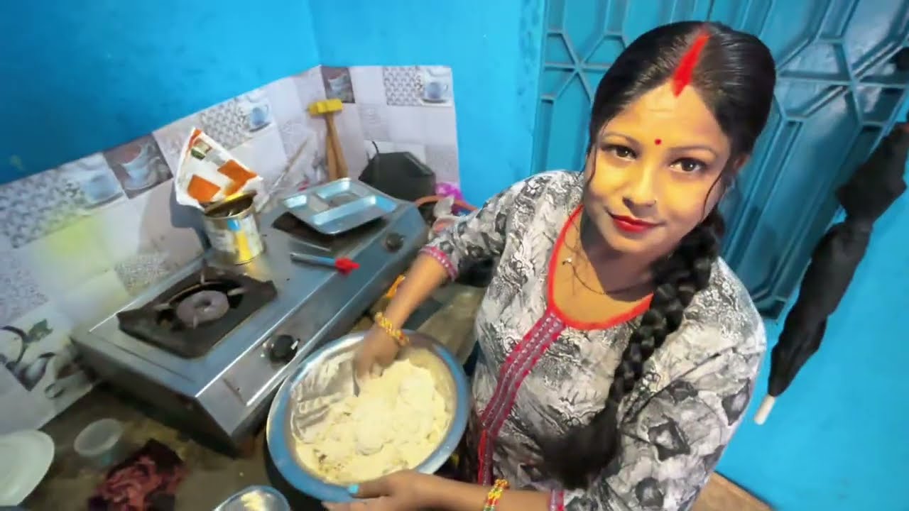 Aaj Ghar Pe Banayi Garma Garm Matar Kachori 😋 | Family Vlog 