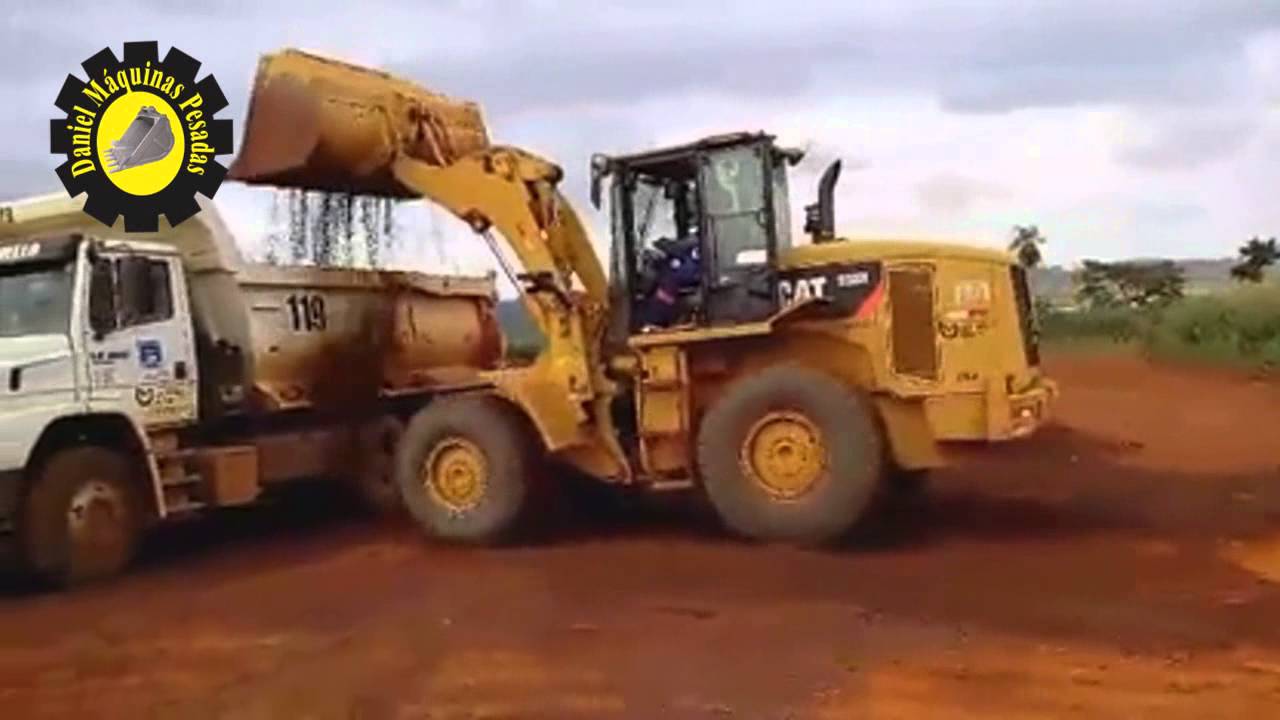 Pá Carregadeira Cat 938H sendo operada incorretamente - Loader Cat 938H being operated incorrectly!