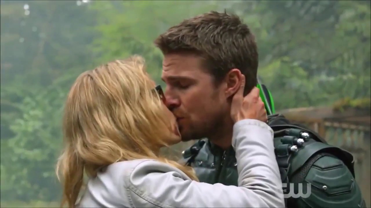 Oliver and Felicity | Run to You (+523)