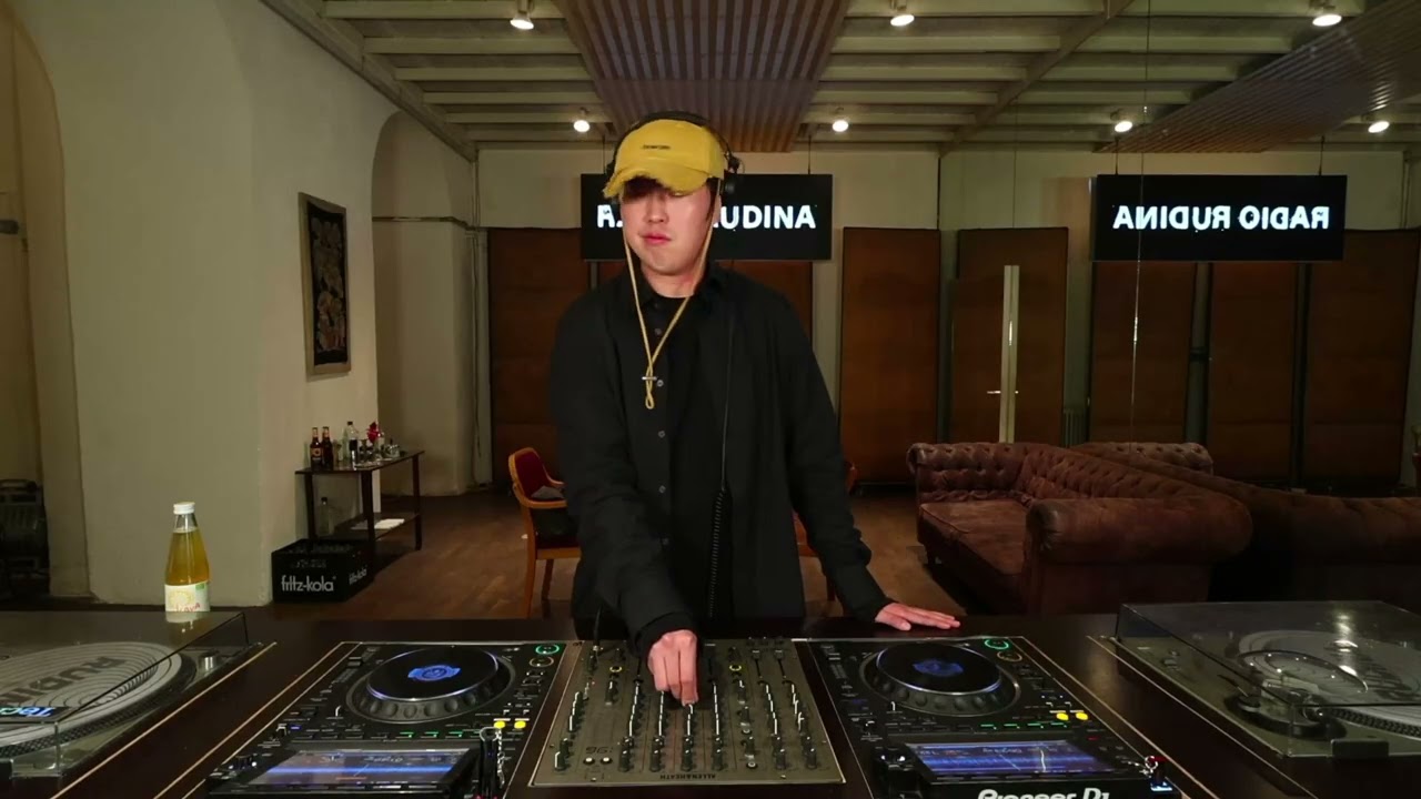 Hwan Kim | Radio Rudina