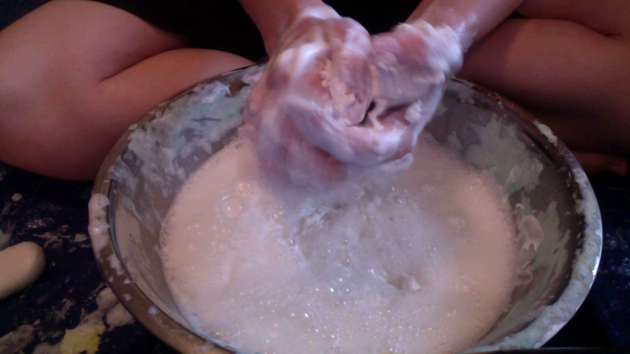 ASMR: Mushy Soap Lather, Soapy Sponges