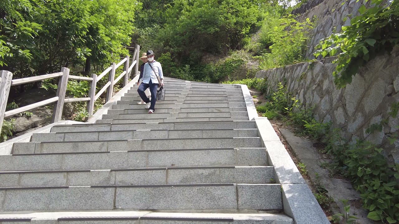 4K Namsan Tower Walking - Real Sound - No Commentary - During Weekday - Less Visitors - Stair Way