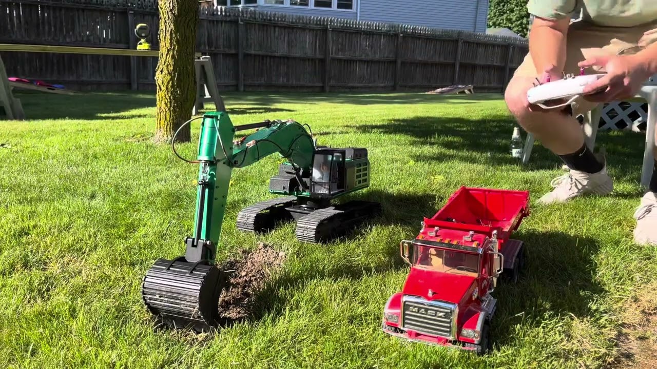 3D Printed RC Excavator First Test Run