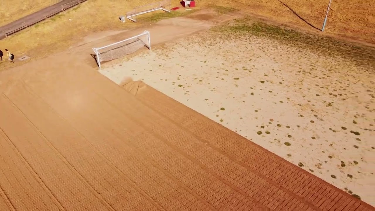 Rigenerazione di campo da calcio sterrato