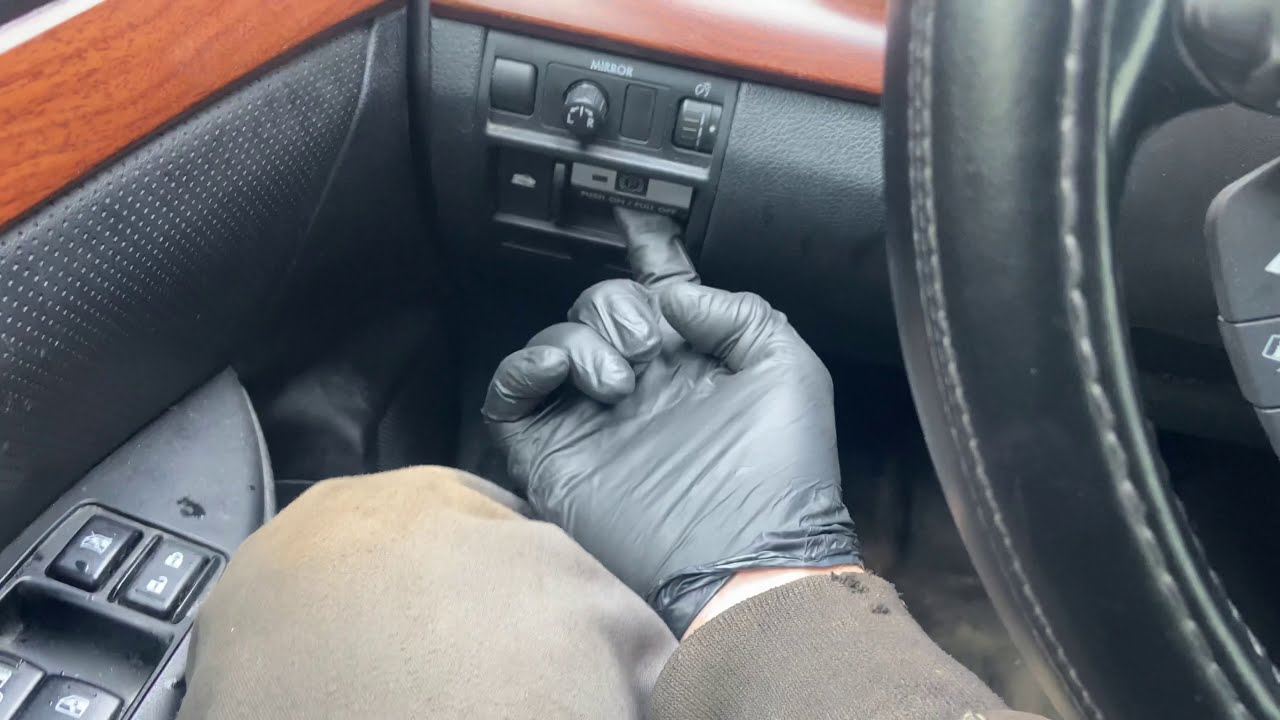 2013 Subrau Outback, контрольная лампа тормозной системы мигает. Прибор EBrake включен (U0110)