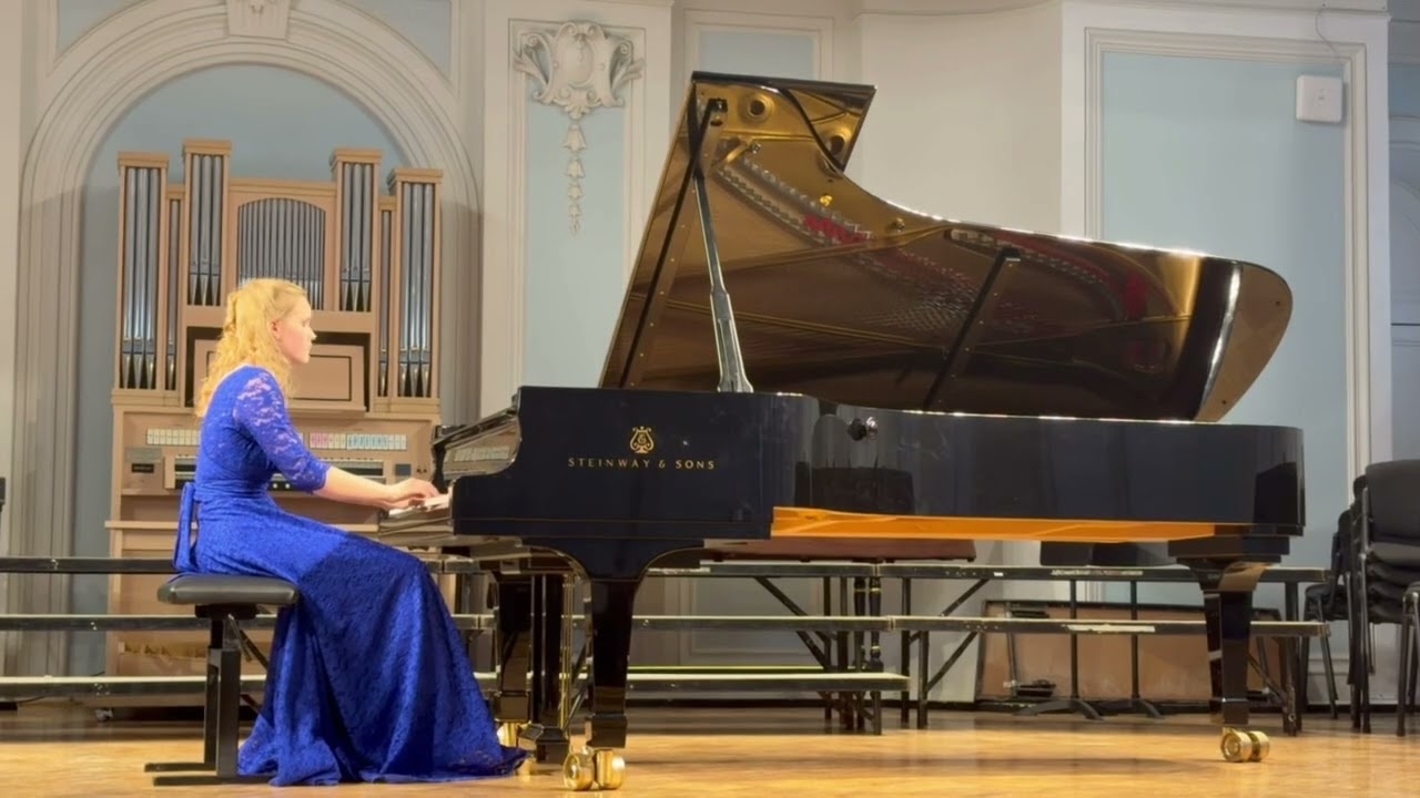 I. Stravinsky «Russian» from the ballet «Petrushka» / И. Стравинский «Русская» из балета «Петрушка»