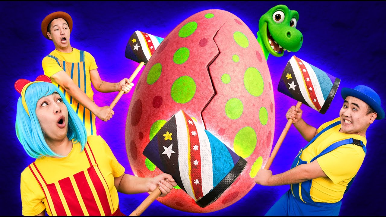 Большое яйцо-динозавр с сюрпризом 🥚🦖 | Веселые детские песенки | Tigi Boo