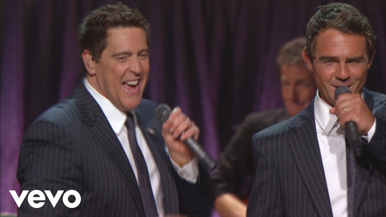 Bill & Gloria Gaither - He Made a Change [Live] ft. Ernie Haase, Signature Sound