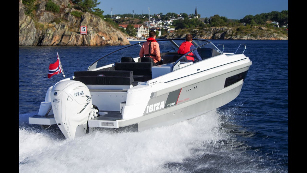 Rundvisning på norske Ibiza 911 Touring -daysailer med det hele