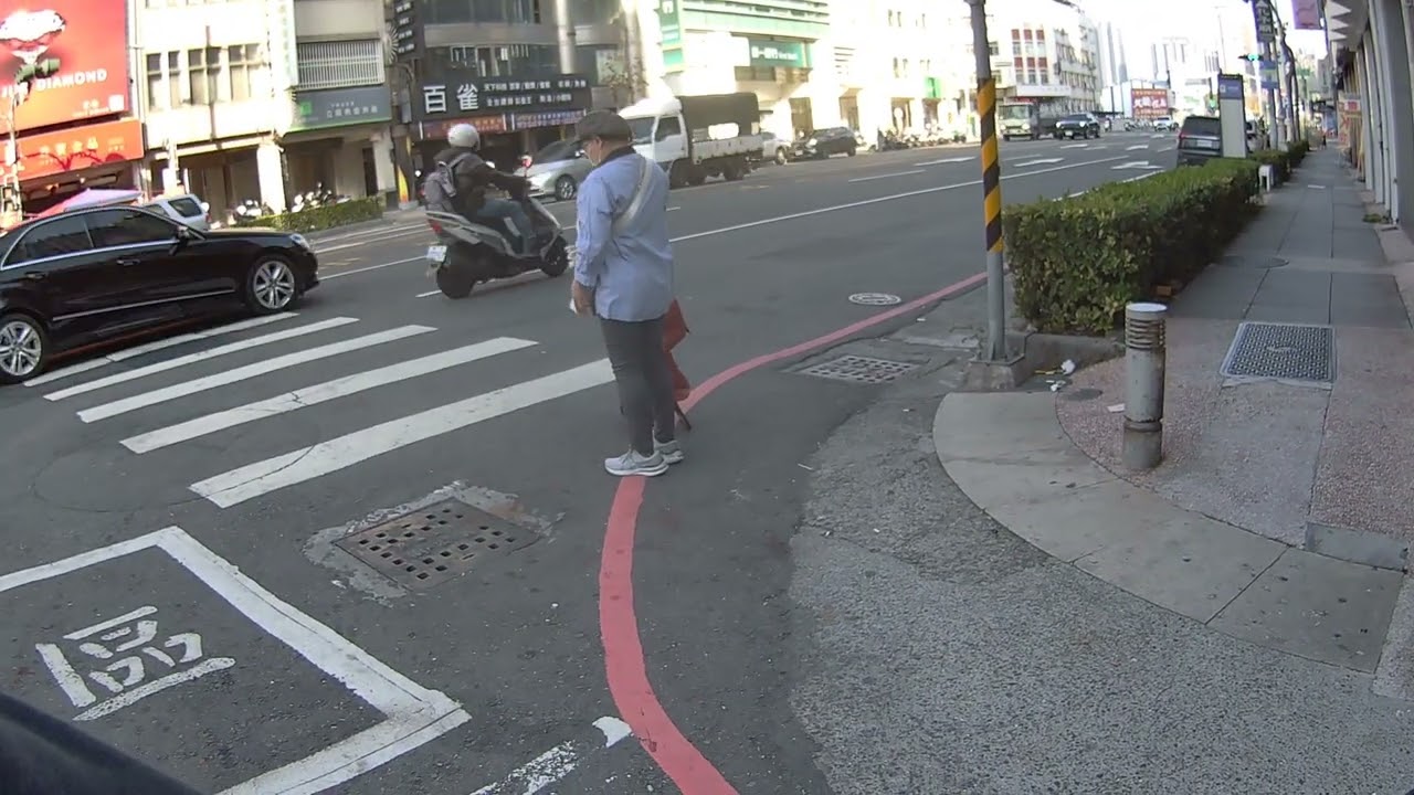 除夕，中華路三民市場過年的場景