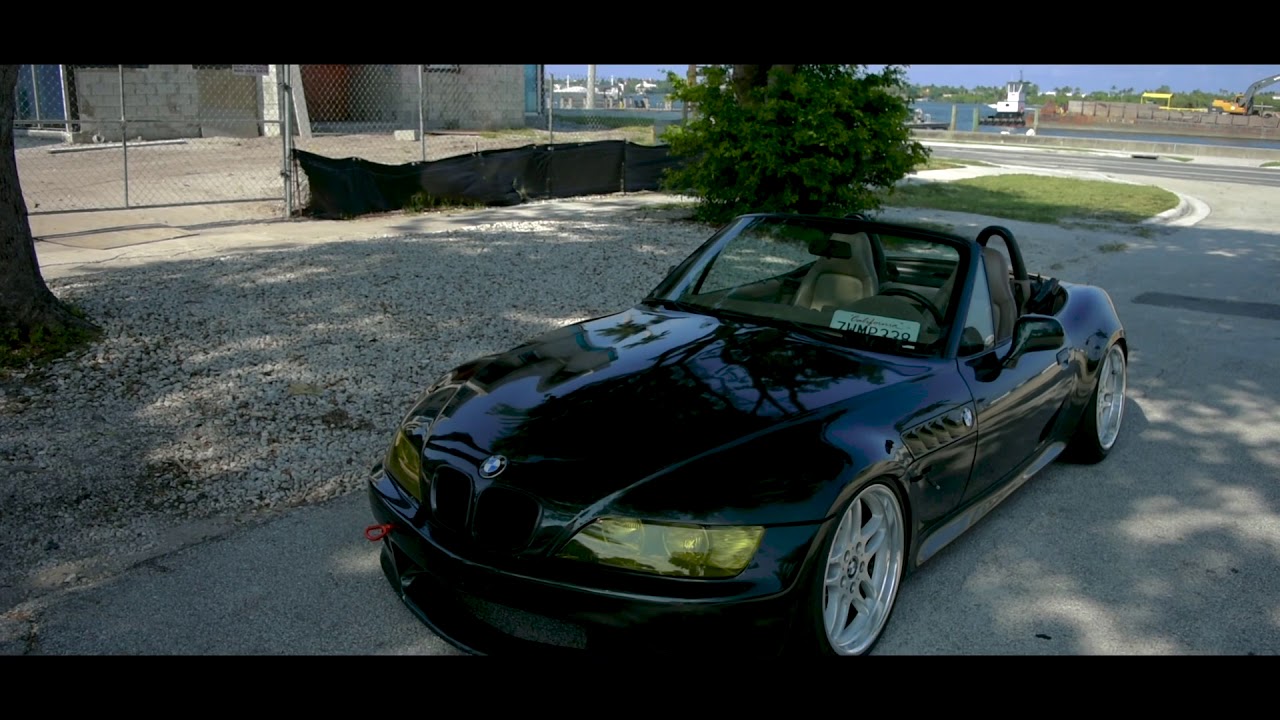 Bmw Z3 roaming the streets