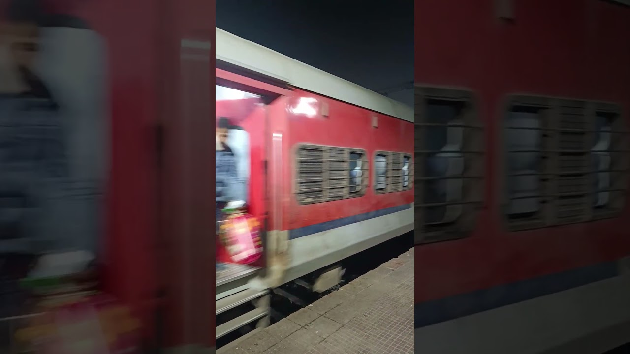 #15744#farakka express #bhatinda to Balurghat #train #platform #railway #station