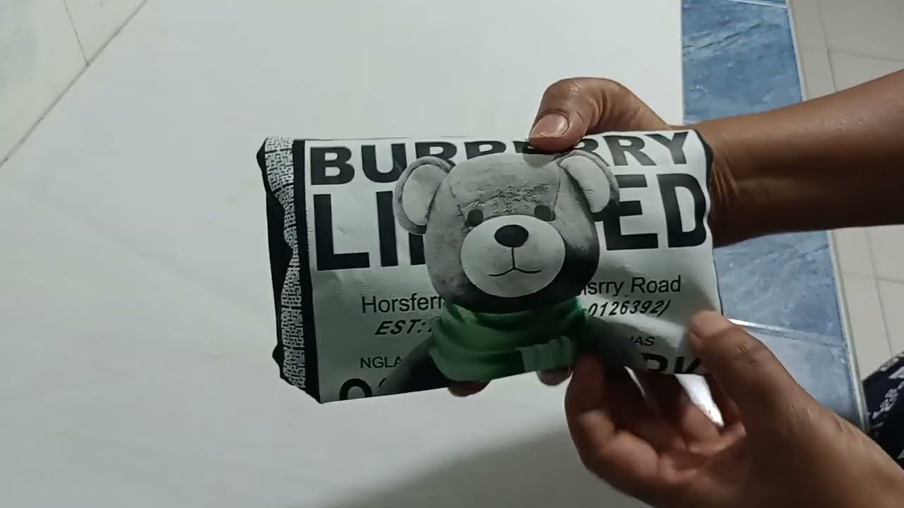 AHORRA ESPACIO al doblar  ropa de esta manera# facil # tips# hogar# ropa# enseñar# organizar