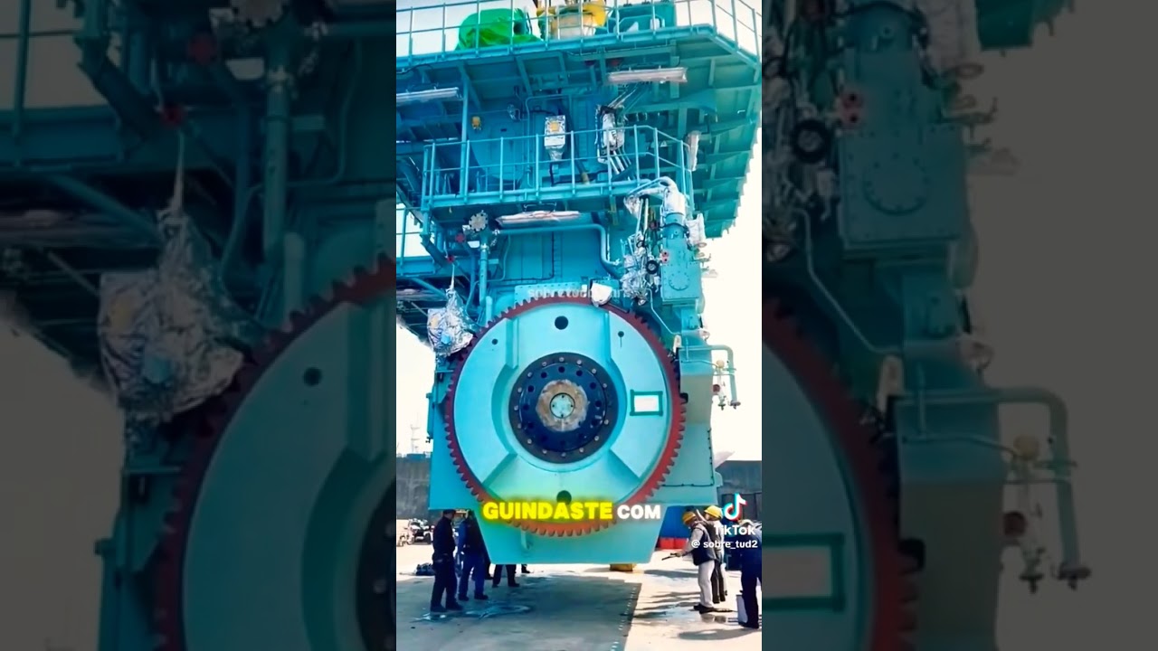 MOTOR GIGANTE DE NAVIO CARGUEIRO 🌊🚢
