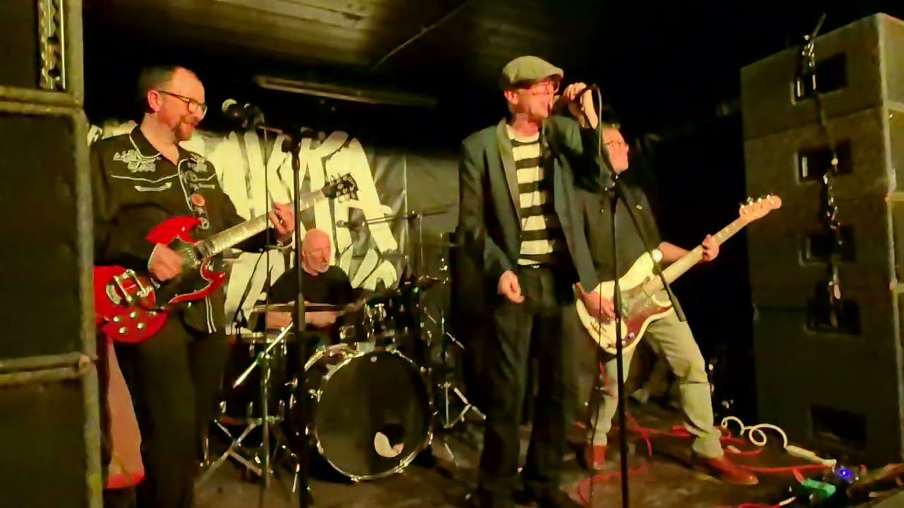 The Fish Mittens - The Fighting Cocks, Kingston playing 'Strawberry Jam/Wife's Clothes' Sun. 25/1/26