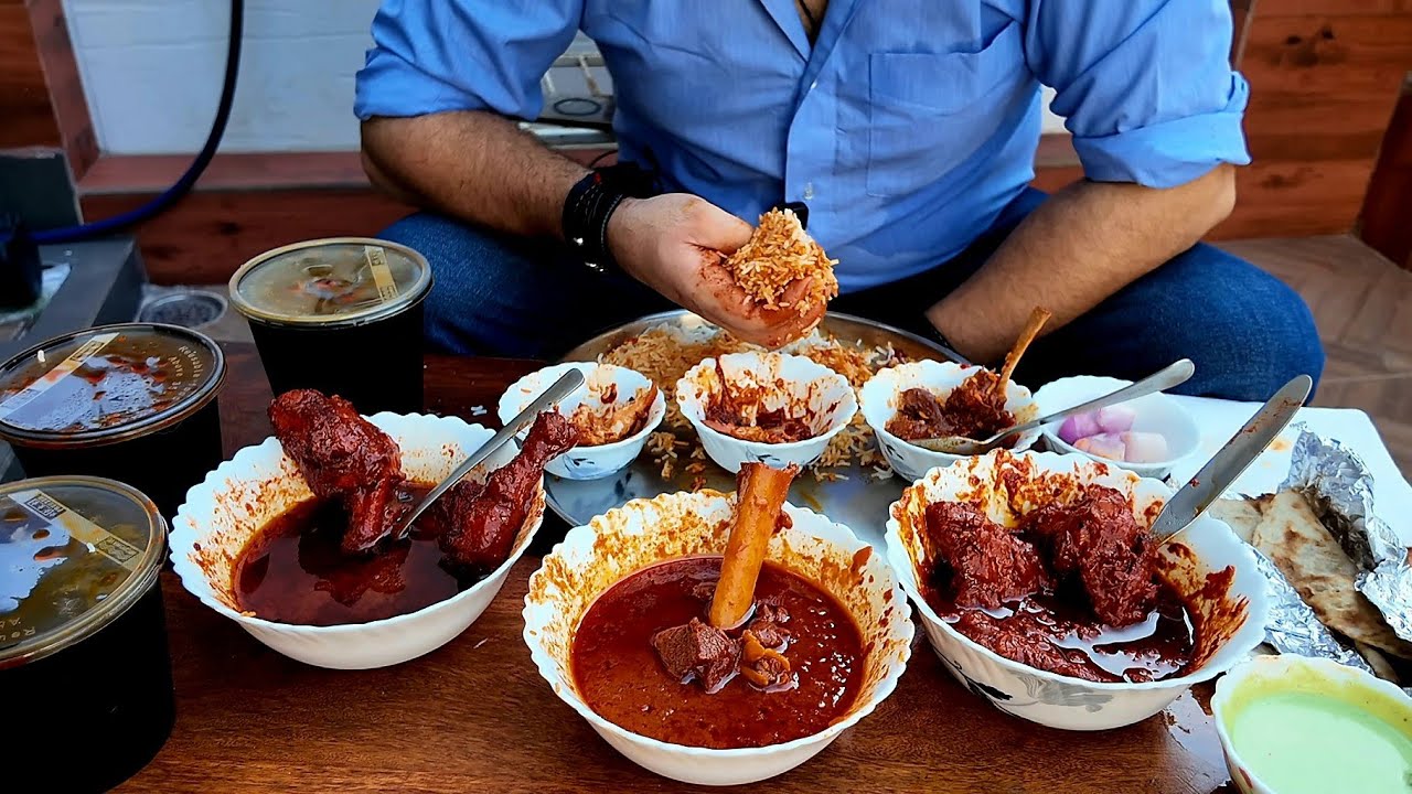 Hot Billion Hotel Ka Chicken Korma Aur Mutton Rogan Josh Aur Chicken Waza | jammu food tour 