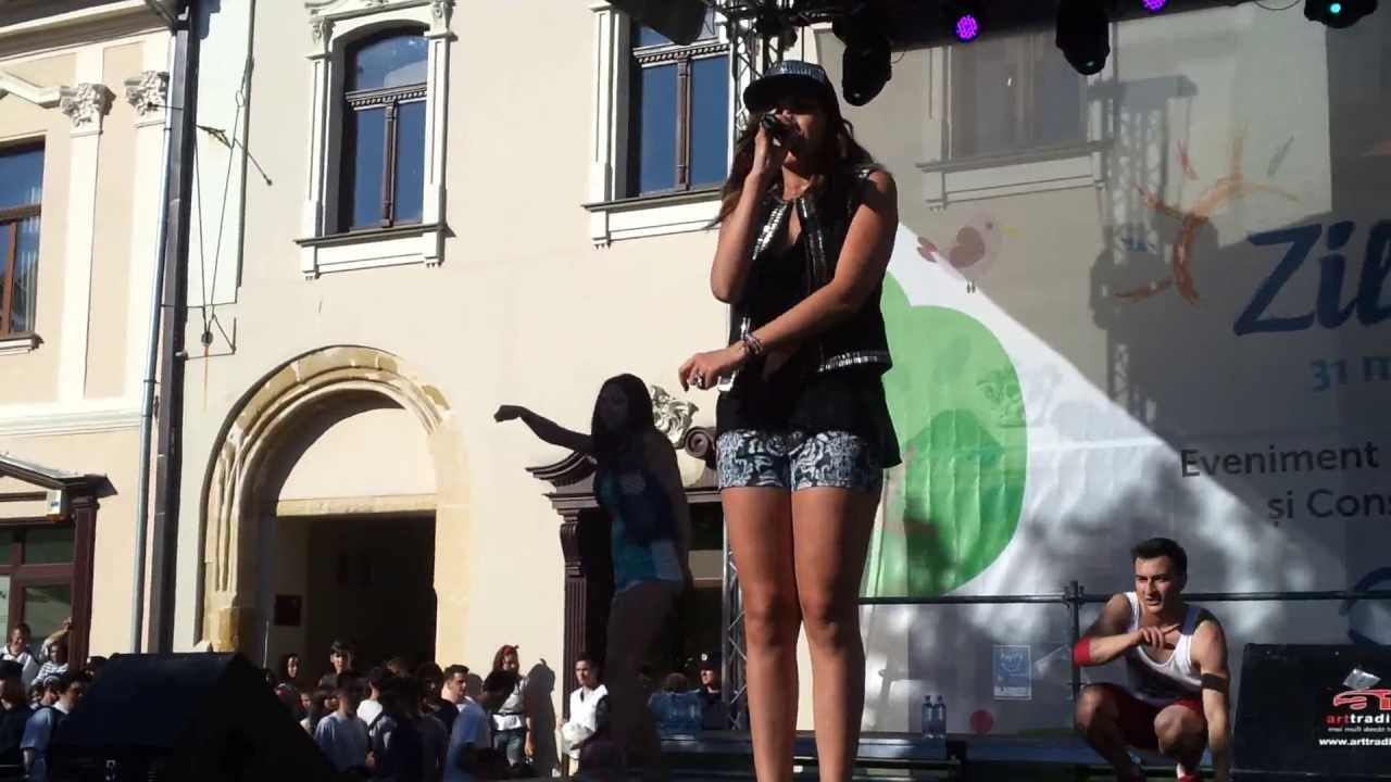 Alina Eremia - Umbrella (cover)(live la Baia Mare)