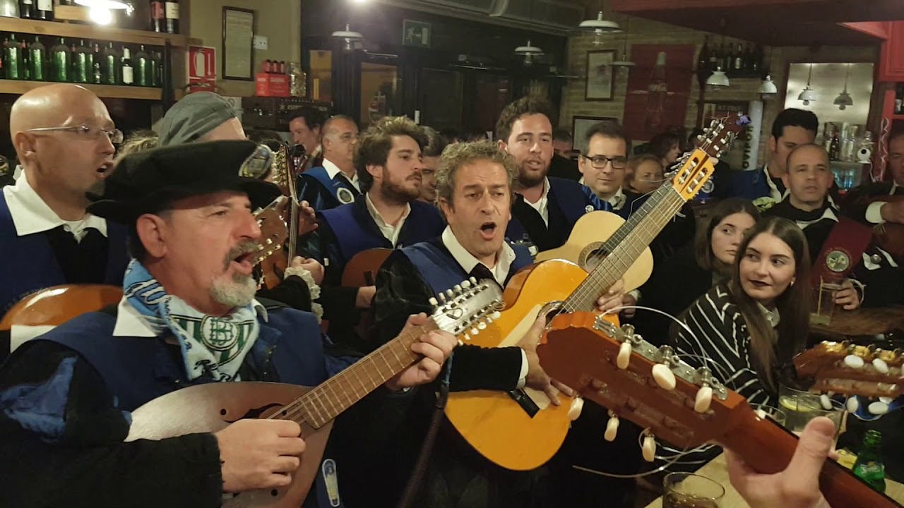 La Tuna del CMU San Juan Bosco de Sevilla canta la canción Oración del Remanso