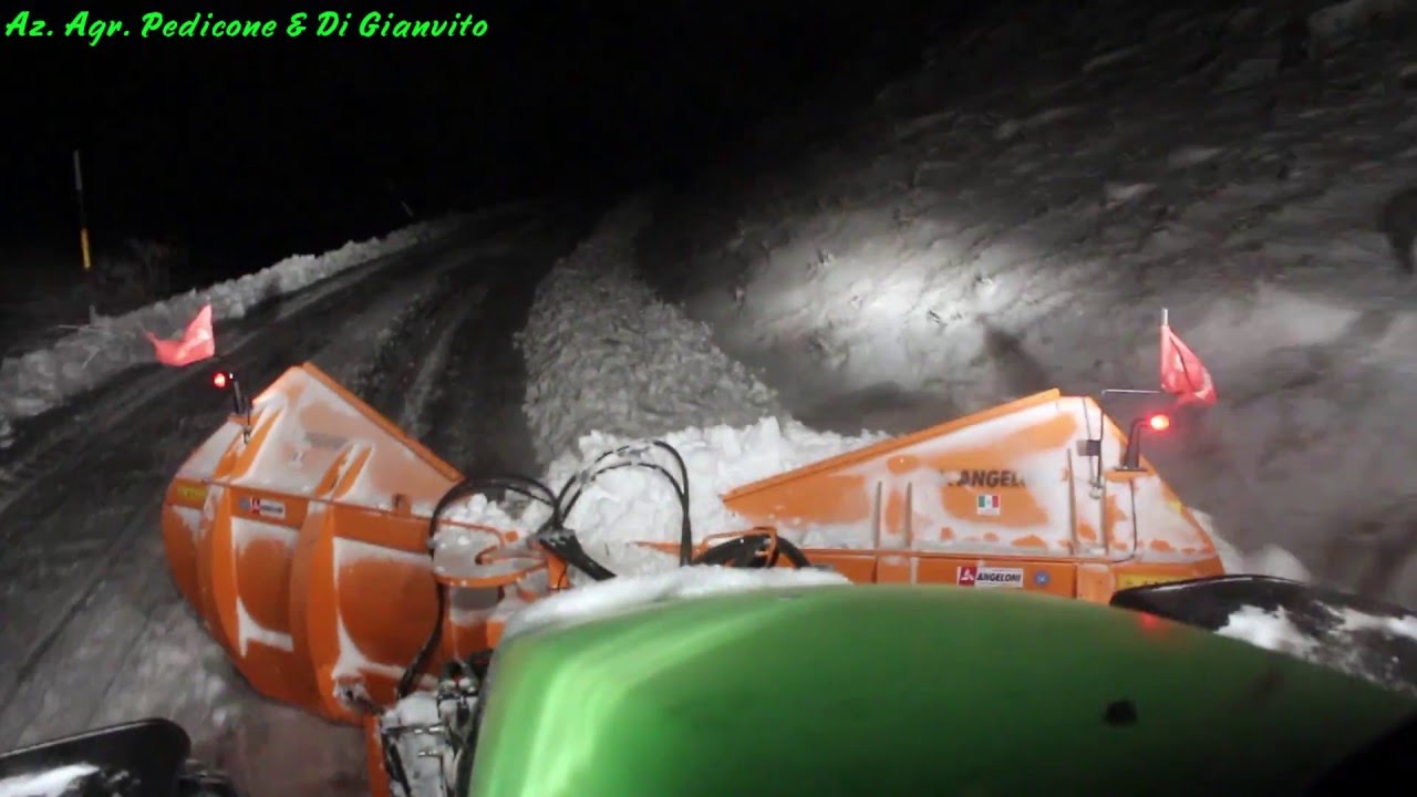 Deutz Fahr Agrotron MK3 150 + Vomero Angeloni –snowplowing on the road- [Pure Sound/ GoPro on Board]