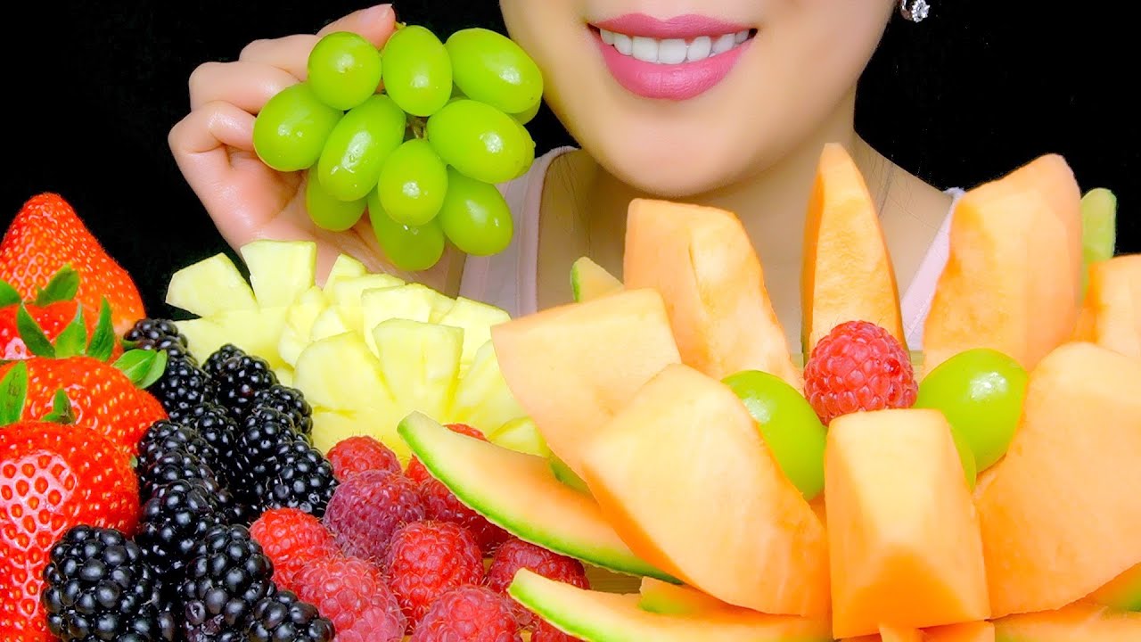FRUIT ASMR: ASMR FRUIT PLATTER (BERRIES, CANTALOUPE, GRAPES) | Eating Sounds | TracyN ASMR