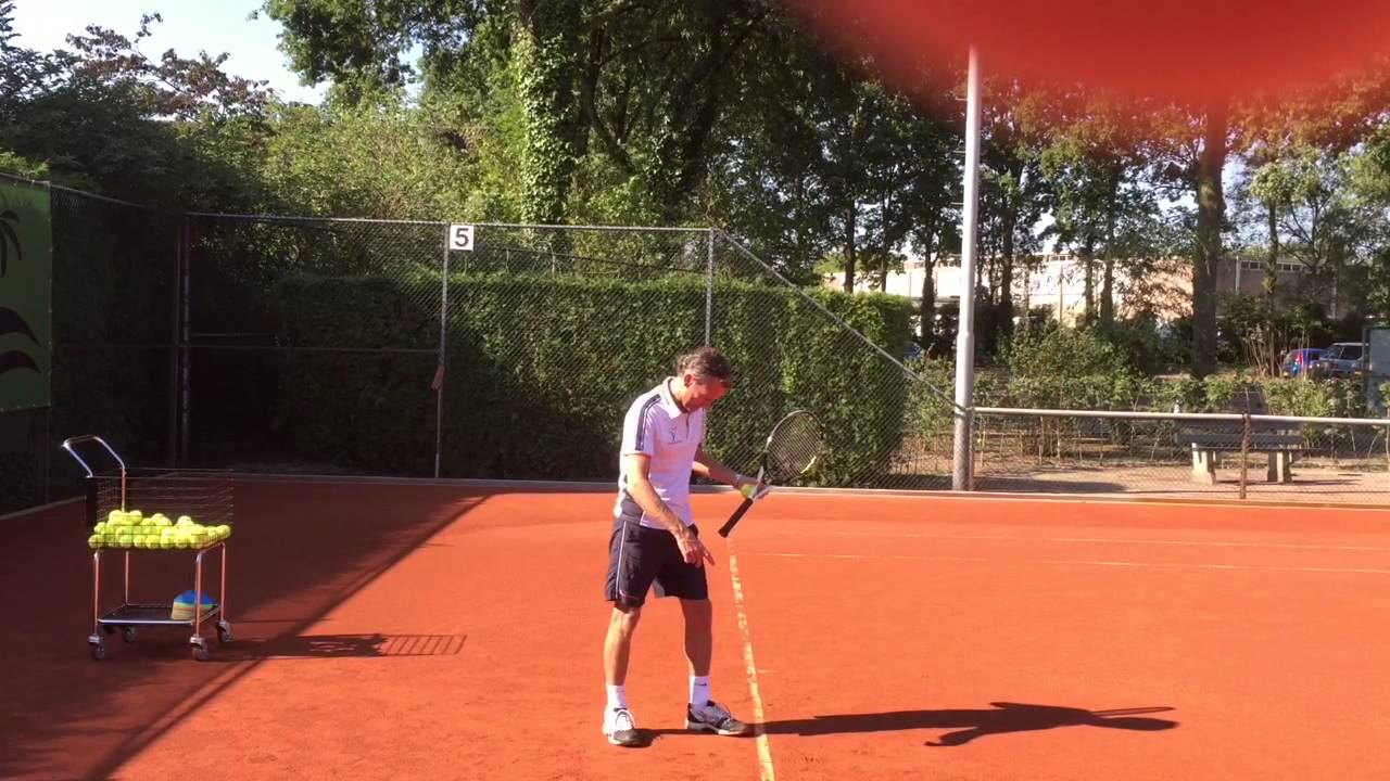 Tips & Tricks 3 Tennisschool Bob: Service en greep